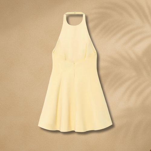 Gelbes A-Linien Minikleid für Damen – ärmelloses Sommerkleid mit hoher Halslinie, figurbetontem Oberteil und schwingendem Rock, ideal für sonnige Tage und besondere Anlässe.