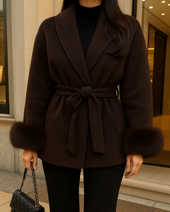 Odysée Wollmantel mit Kunstfellmanschetten