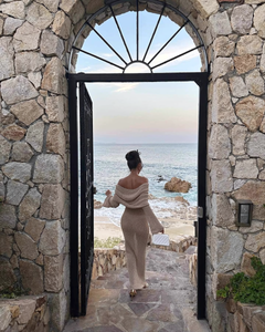 Odysée Off-Shoulder Strickkleid