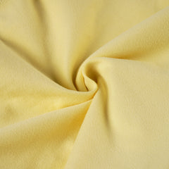 Gelbes Mini-Sommerkleid für Damen – figurbetontes Halterneck-Kleid mit Korsagenoberteil und verspieltem Rüschenrock, ideal für Strand, Urlaub oder Party-Outfits.