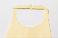 Gelbes A-Linien Minikleid für Damen – ärmelloses Sommerkleid mit hoher Halslinie, figurbetontem Oberteil und schwingendem Rock, ideal für sonnige Tage und besondere Anlässe.