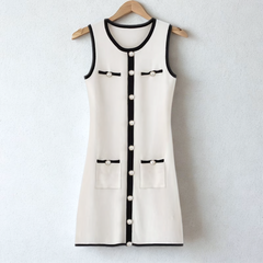 Old Money Tweed Kleid mit Perlenknöpfen